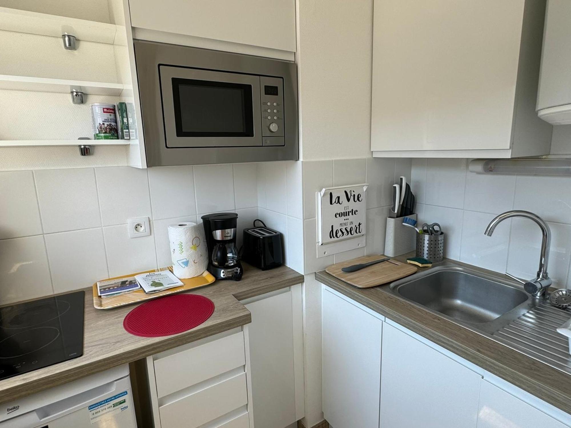Studio Central A Cabourg Avec Balcon, Wifi Gratuit & Parking - Fr-1-487-372 Esterno foto